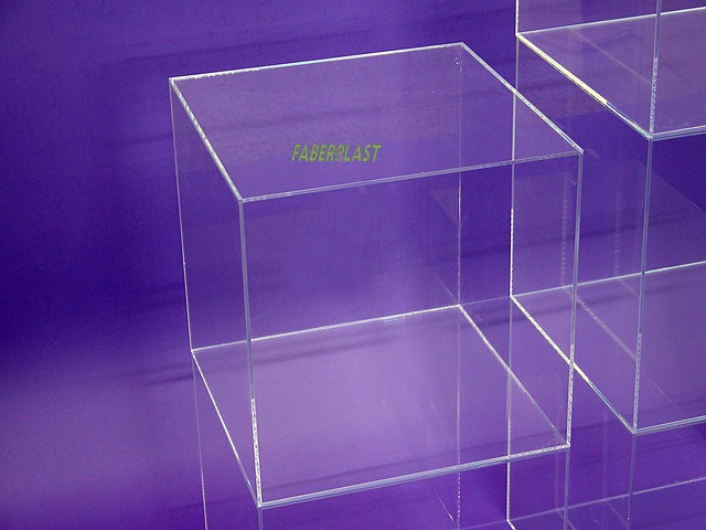 Acrylic plexiglas display cube WURFEL