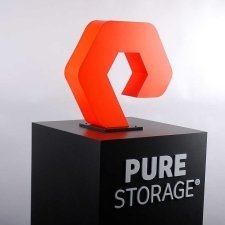 PURE STORAGE Illuminated Display