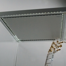 Acrylic Plexiglas Showcase Short Base Leds