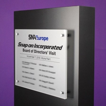 Totem monolith SNA EUROPE