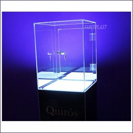 Acrylic Plexiglas Showcase Leds Quiros