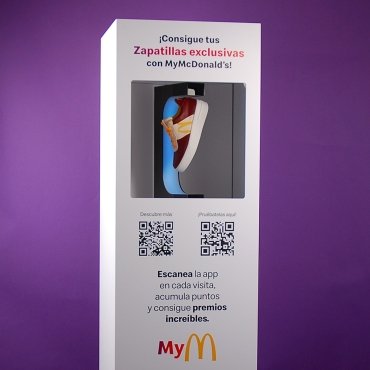 Plexiglas showcase surface